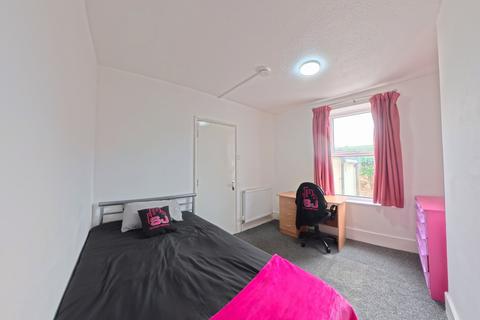 4 bedroom terraced house to rent, Hollingdean Road