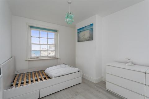 2 bedroom flat for sale, Regency Square, Brighton