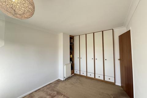 3 bedroom semi-detached house to rent, Fareham