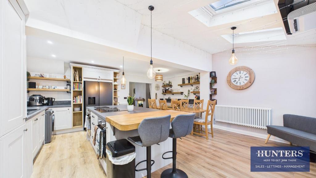 Kitchen/Dining Room