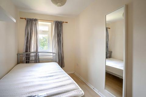 4 bedroom semi-detached house to rent, Newhaven Street, Brighton BN2