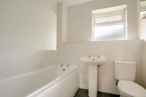 4 bedroom semi-detached house to rent, Newhaven Street, Brighton BN2