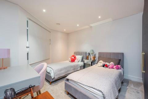 2 bedroom flat for sale, Flower Lane, Mill Hill, NW7
