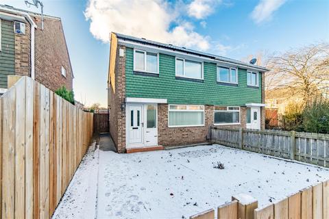 3 bedroom semi-detached house to rent, Courtney Court, Newcastle Upon Tyne