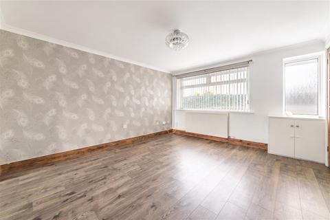 3 bedroom semi-detached house to rent, Courtney Court, Newcastle Upon Tyne