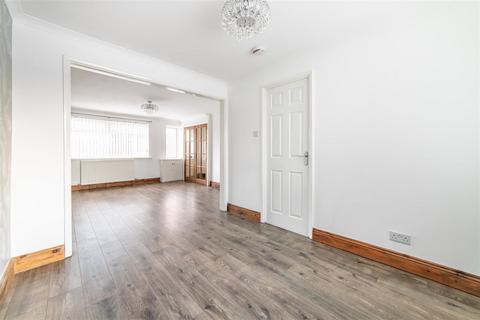 3 bedroom semi-detached house to rent, Courtney Court, Newcastle Upon Tyne
