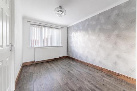 3 bedroom semi-detached house to rent, Courtney Court, Newcastle Upon Tyne