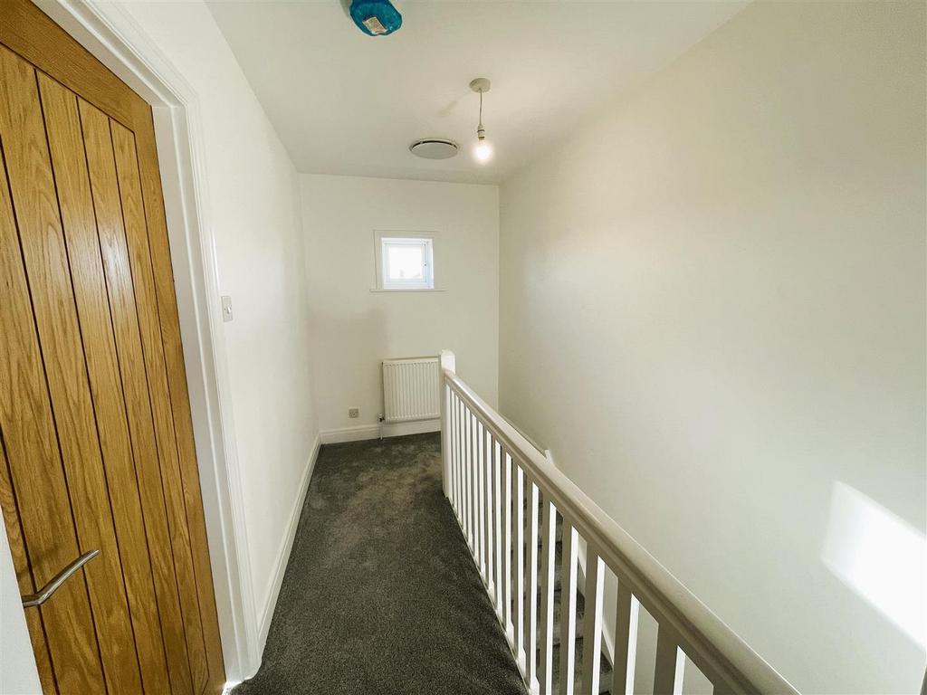 37 Victena Road landing.jpeg