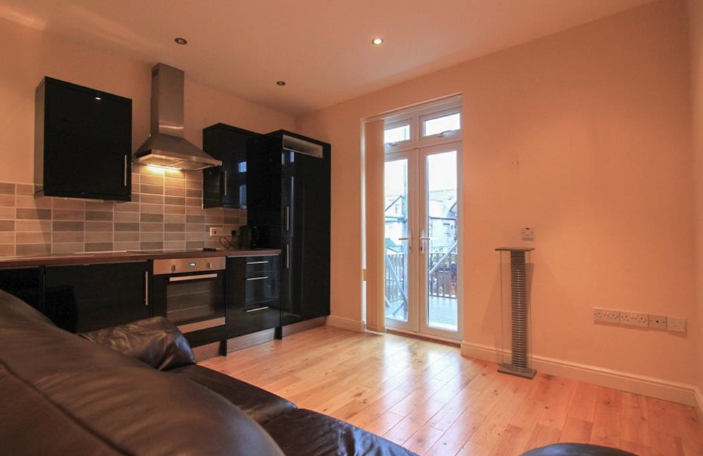 3, 16 Marlborough Road LR-3.jpg