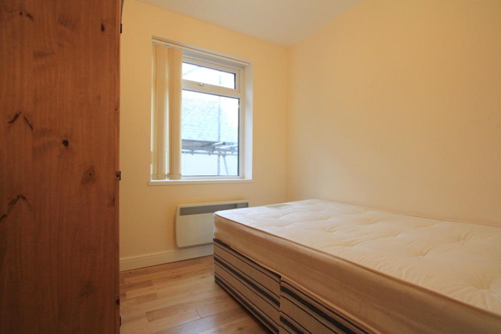 3, 16 Marlborough Road LR-5.jpg