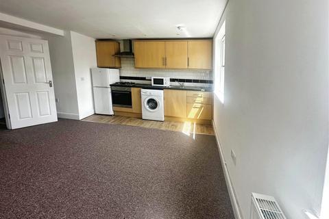 1 bedroom penthouse to rent, King Street, Kent CT11