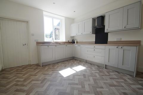 2 bedroom terraced house for sale, Chew Valley Road, Greenfield OL3