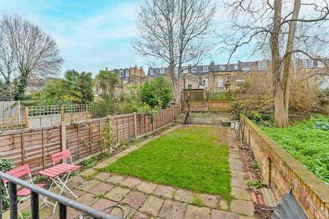 3 bedroom flat for sale, Springdale Road, Stoke Newington, London, N16