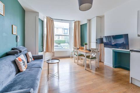 3 bedroom flat for sale, Springdale Road, Stoke Newington, London, N16