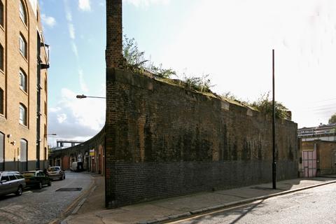 Industrial unit to rent, Pinchin St London E1 1SA
