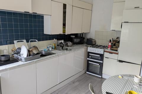1 bedroom in a house share to rent, A, Woodland Rise, Muswell Hill, N10