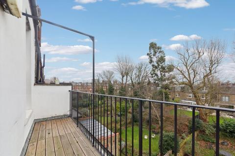 2 bedroom flat to rent, Greencroft Gardens, London NW6