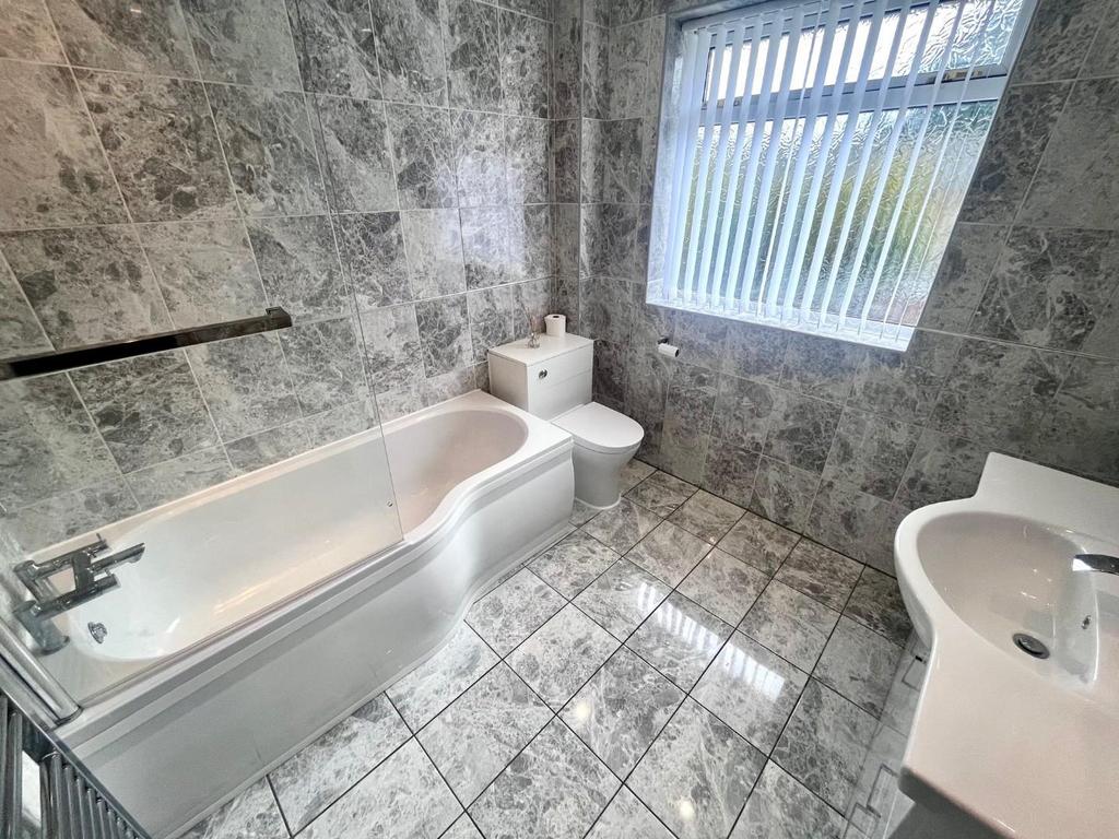 BATHROOM 1.jpg