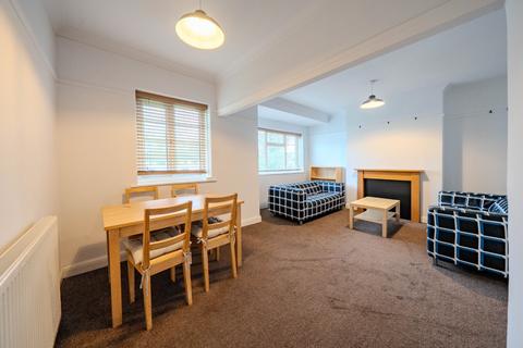 2 bedroom apartment for sale, Redesdale Gardens, Leeds, West Yorkshire