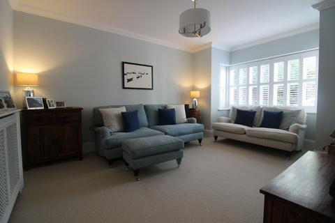 3 bedroom house to rent, Garfield Close, Market Harborough