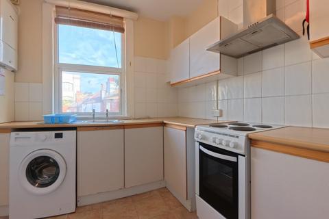 4 bedroom terraced house to rent, Riley Road, Brighton BN2