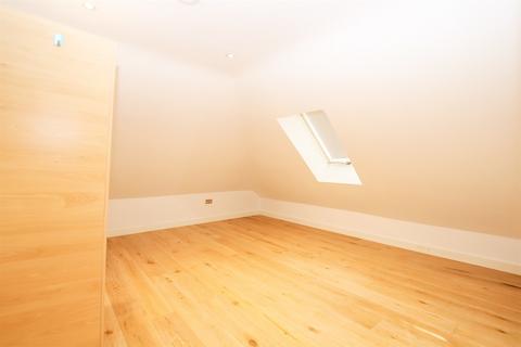3 bedroom flat to rent, Graham Road, Hendon, NW4