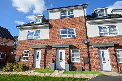 4 bedroom terraced house for sale, Capesthorne Road, Washington NE38