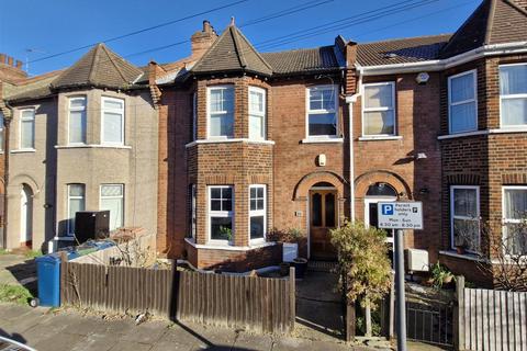 4 bedroom terraced house for sale, Rosslyn Crescent, Harrow