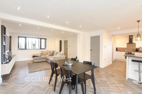 3 bedroom link detached house for sale, Park Road, Redhill, Surrey