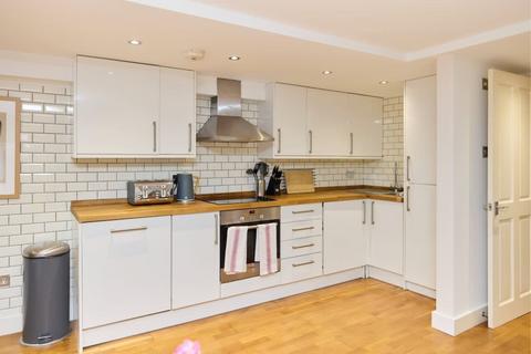 1 bedroom flat to rent, Mildenhall Road