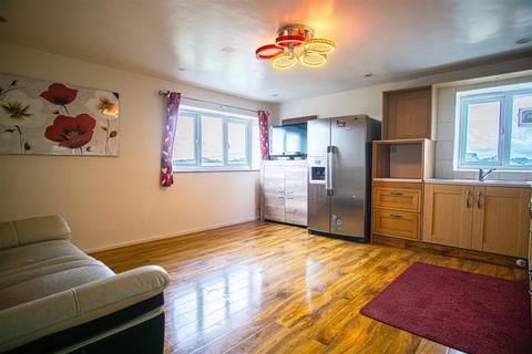 1 bedroom flat to rent, 1-Bed Flat to Let on Cromer Place, Ingol, Preston