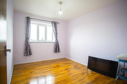 1 bedroom flat to rent, 1-Bed Flat to Let on Cromer Place, Ingol, Preston