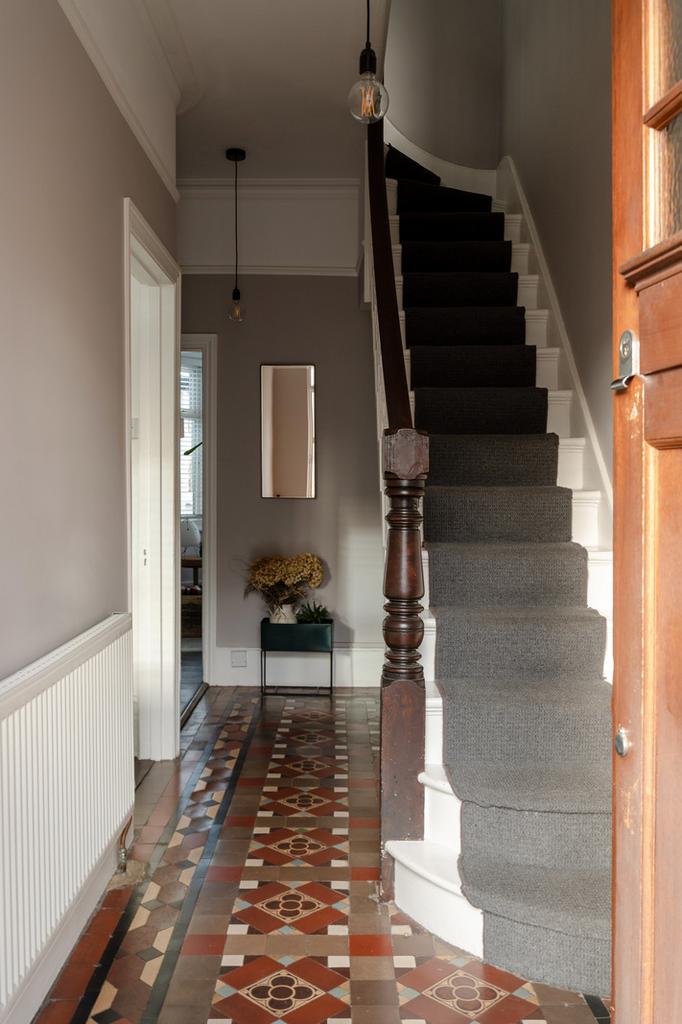 322878 - Tottenhall Road, London N13 - high res...