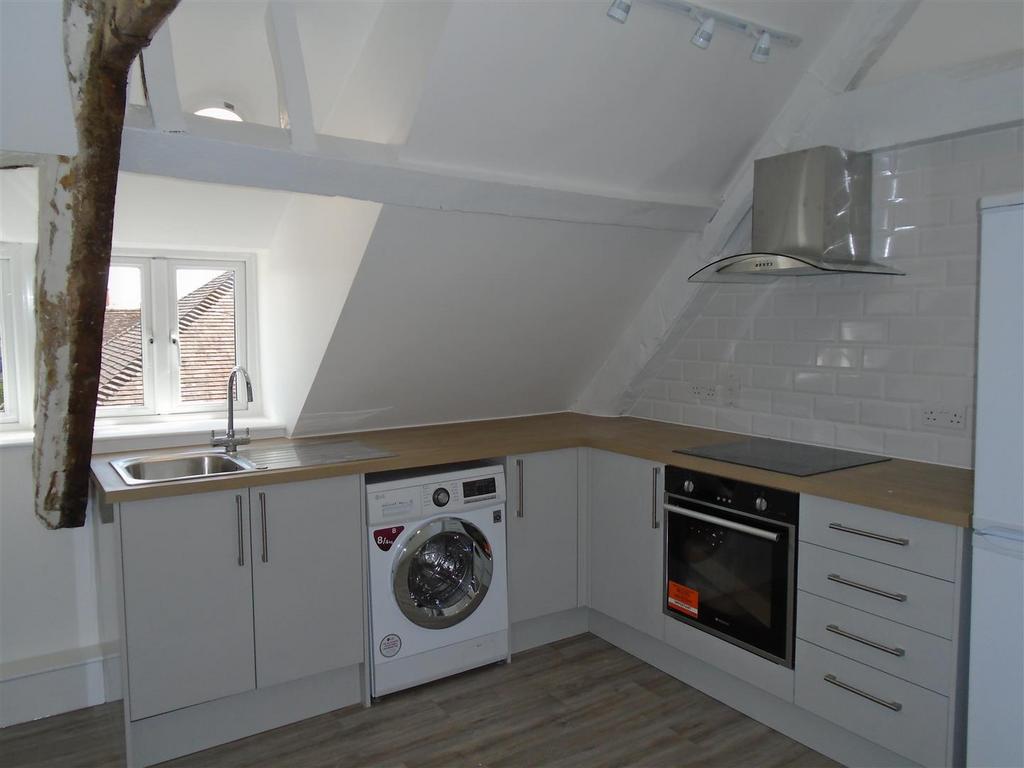 Kitchen 1.JPG