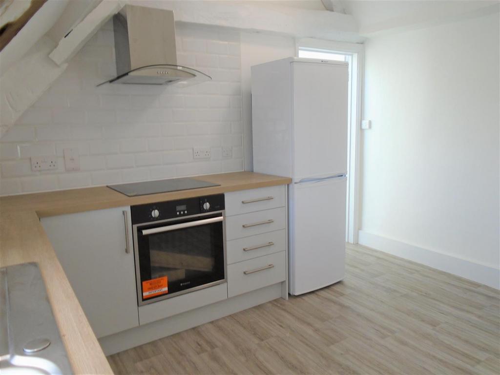 Kitchen 2.JPG