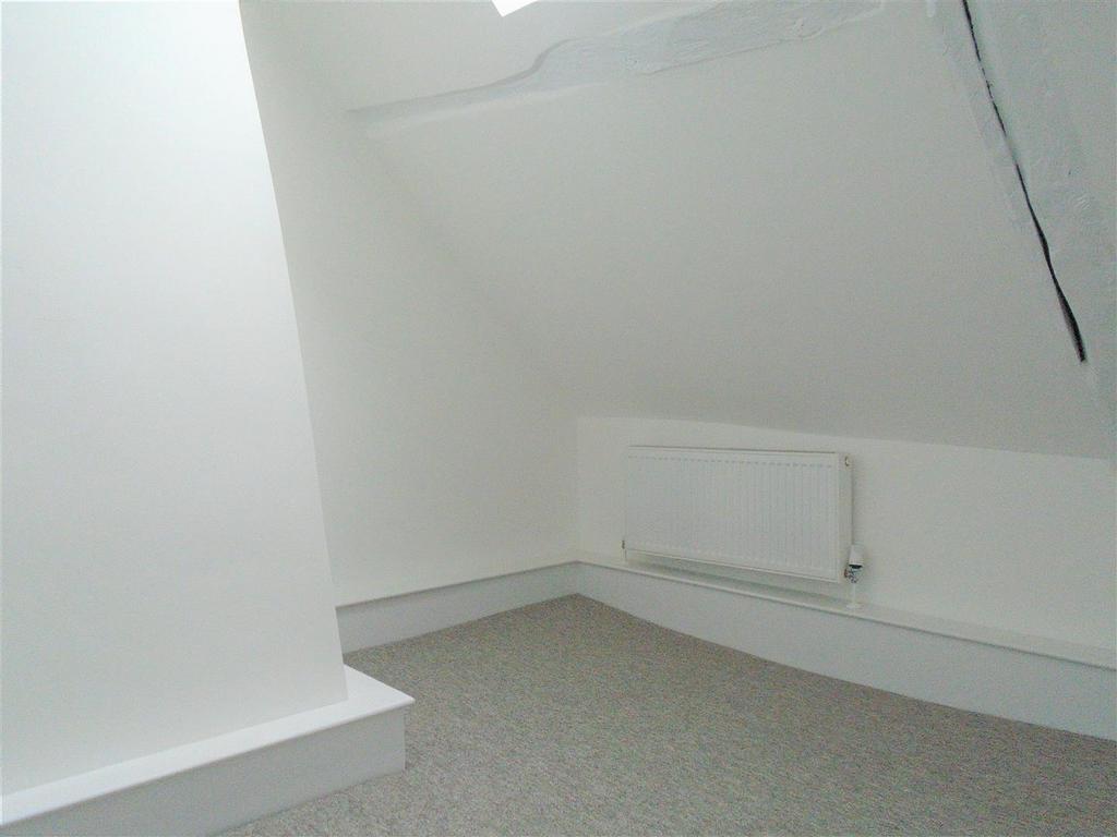 Bedroom 2.JPG