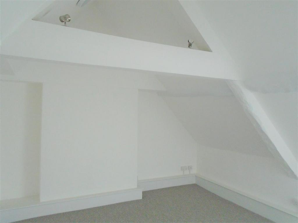 Lounge 1.JPG
