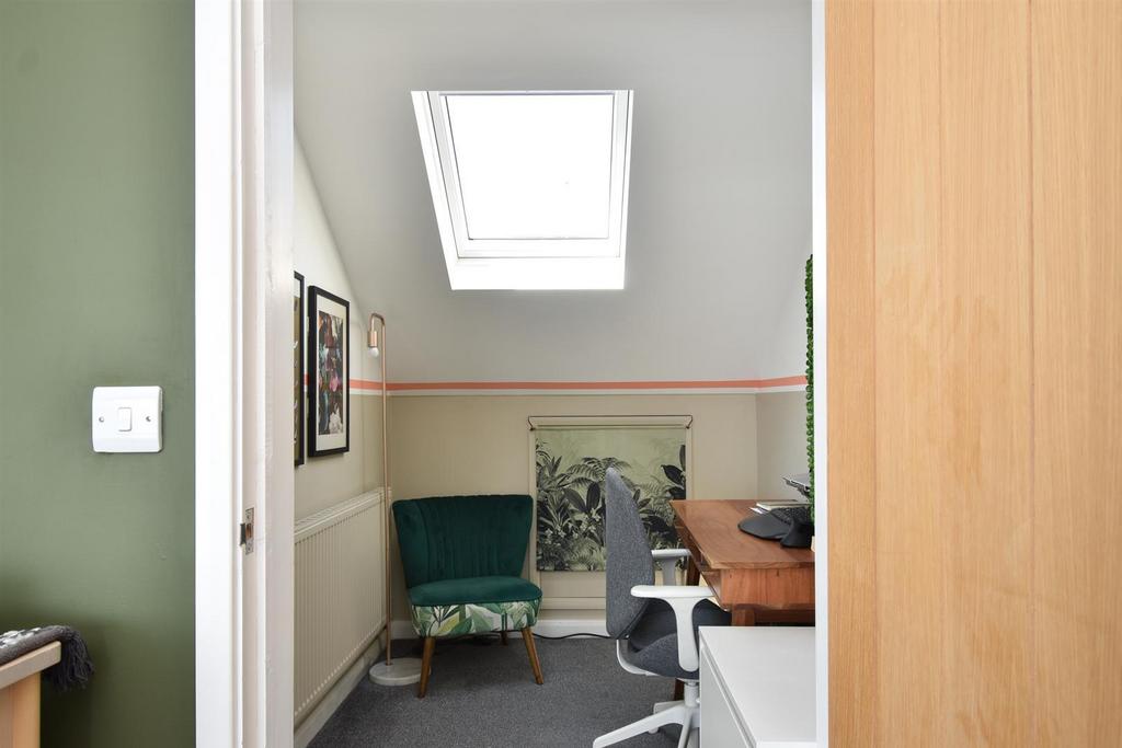 Study/dressing area