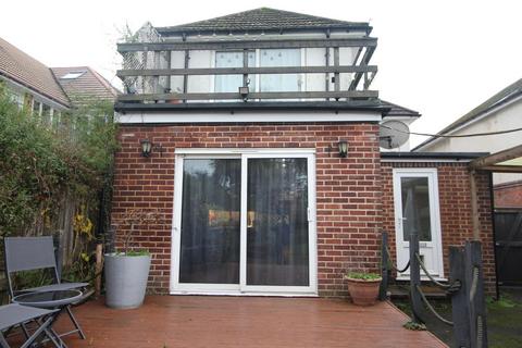 4 bedroom house to rent, The Grove, Christchurch
