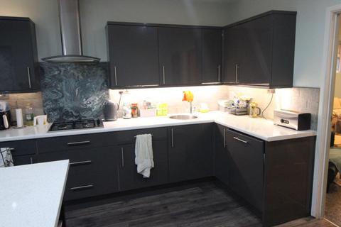 4 bedroom house to rent, The Grove, Christchurch