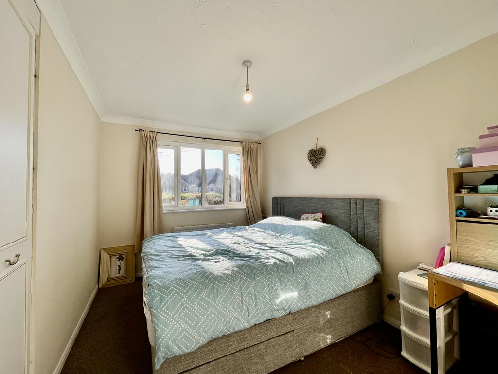 Master Bedroom (1)