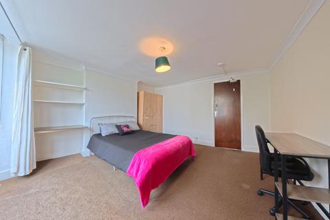 5 bedroom terraced house to rent, Egremont Place, Brighton BN2