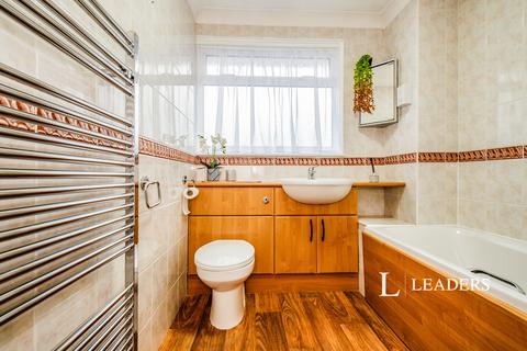 3 bedroom terraced house to rent, Brook Way, Lancing, West Sussex, BN15