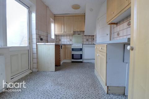 3 bedroom terraced house for sale, Marston Avenue, Dagenham