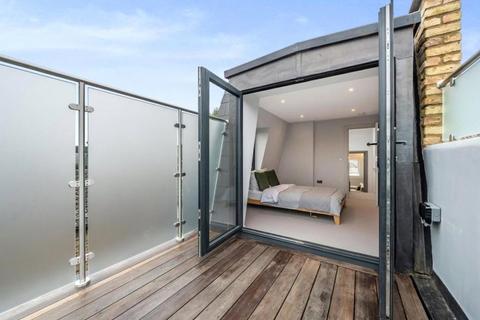 House to rent, Earlsfield Road, London, SW18