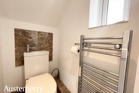 2 bedroom semi-detached house to rent, Hollings Street, Stoke-On-Trent ST4