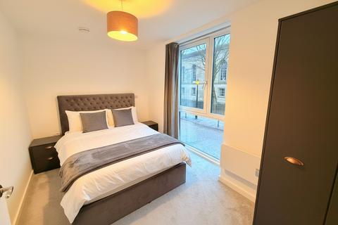2 bedroom flat to rent, Bank Place, Salford, M3