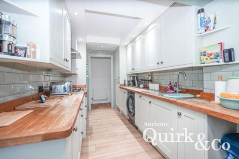 2 bedroom detached bungalow for sale, Abensburg Road, Canvey Island, SS8