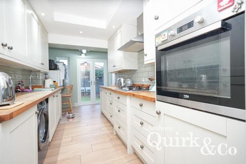 2 bedroom detached bungalow for sale, Abensburg Road, Canvey Island, SS8