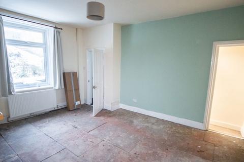2 bedroom terraced house to rent, 6 Eldon Street, Halifax, HX3